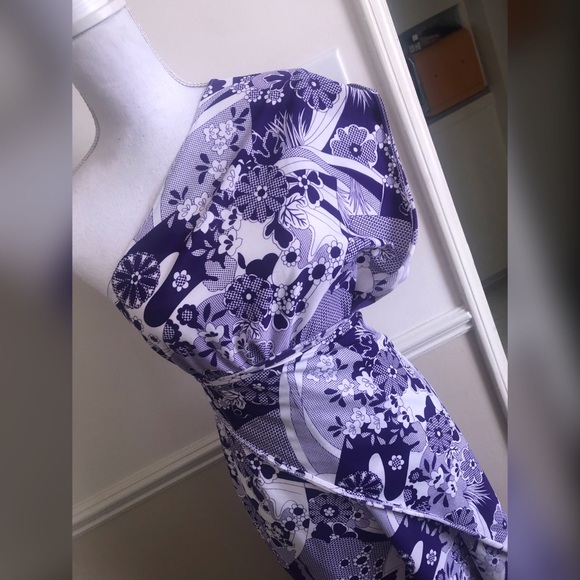 60s Vintage Purple and White Floral Wrap Coverup - Picture 5 of 7